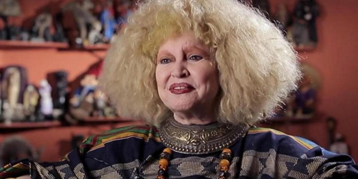 Elke Maravilha não resistiu a uma úlcera e nos deixou aos 71 anos (Foto Reprodução/Internet) Elke Maravilha não resistiu a uma úlcera e nos deixou aos 71 anos (Foto Reprodução/Internet)