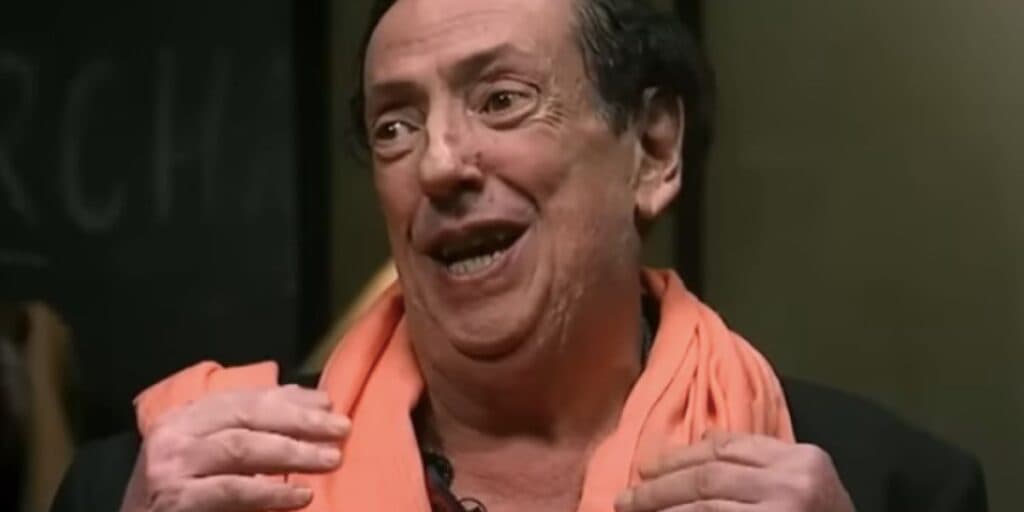 Marcos Oliveira, o Beiçola, assume mijada na comida de familiares e gera asco: "Elas comeram tudo"