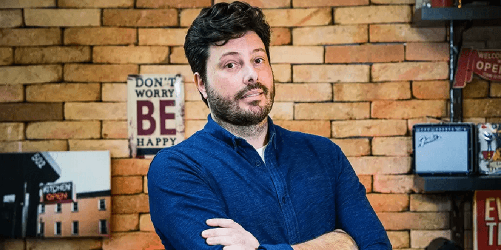 Danilo Gentili surta ao falar sobre famoso que acabou demitido do SBT: "Put@ que pariu, tô de saco cheio"