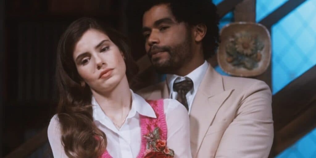Amor Perfeito - Marê descobre podre sobre sua mãe, fofoca para Orlando e o deixa aterrorizado: "Amantes"