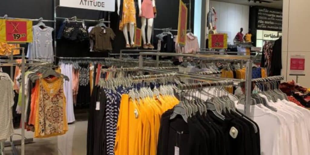 Mais uma: Falência fica no caminho de loja de roupas amada e 100 lojas tem fechamento oficializado