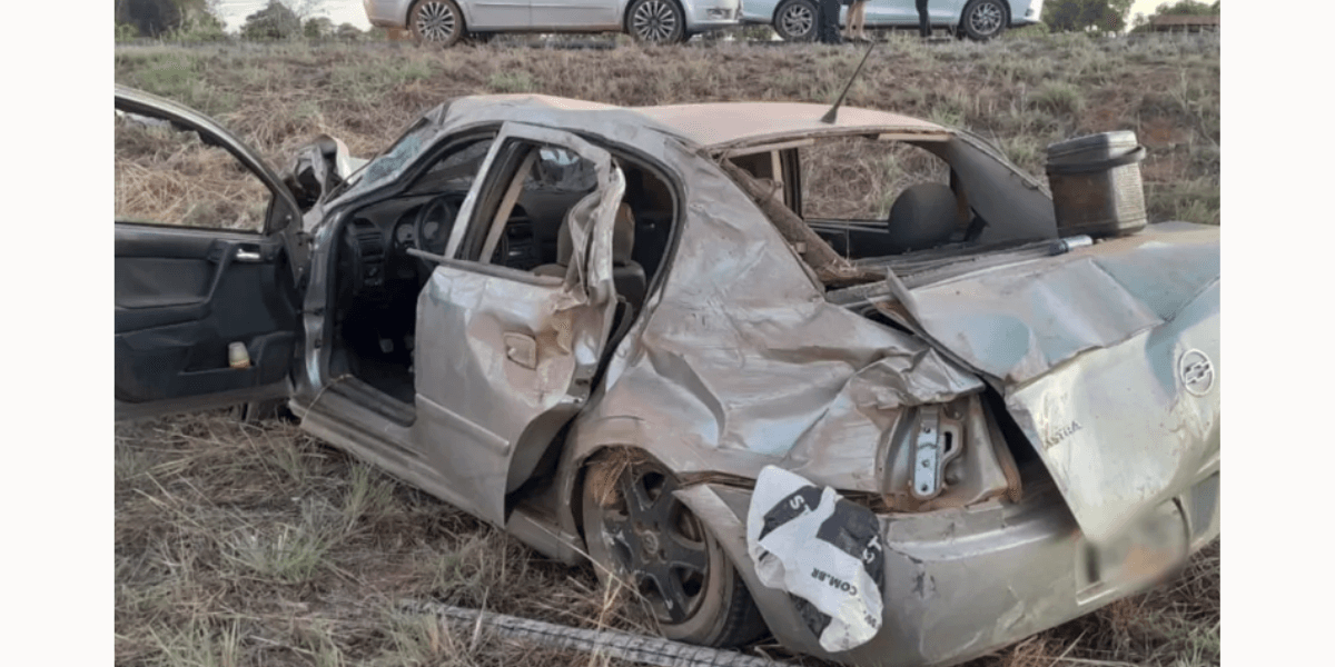 Jornal Hoje confirma acidente entre carro e moto com duas vítimas fatais (Foto: Divulgação/Corpo de Bombeiros) Jornal Hoje confirma acidente entre carro e moto com duas vítimas fatais (Foto: Divulgação/Corpo de Bombeiros)