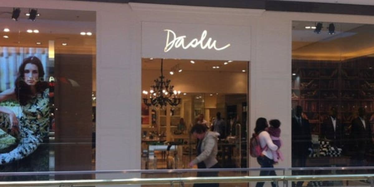 Daslu foi uma das principais lojas de roupas na década de 90 (Reprodução: Internet) Daslu foi uma das principais lojas de roupas na década de 90 (Reprodução: Internet)