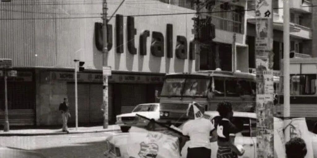 A Ultralar foi fundada em 1956 e foi uma das pioneiras em magazines e uma grande loja tradicional (Reprodução: Internet) A Ultralar foi fundada em 1956 e foi uma das pioneiras em magazines e uma grande loja tradicional (Reprodução: Internet)