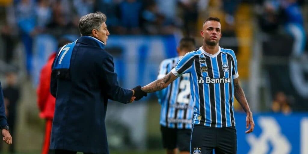 Fora do Grêmio, Luan age na surdina e está prestes a assinar com grande rival no Brasileiro em 2024