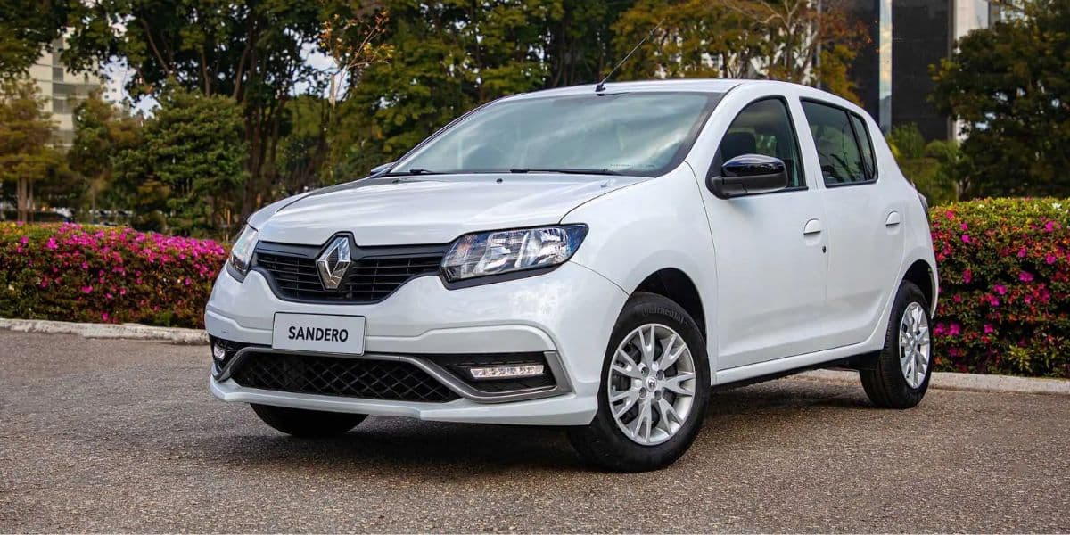 Sandero não é mais vendido no Brasil e só é possível comprar suas versões antigas (Reprodução: Internet) Sandero não é mais vendido no Brasil e só é possível comprar suas versões antigas (Reprodução: Internet)