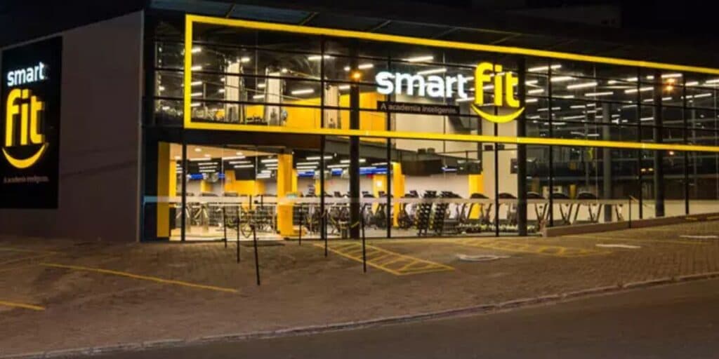 O estouro dos cofres da SmartFit para tomar 27 academias e aniquilar rede concorrente por milhões