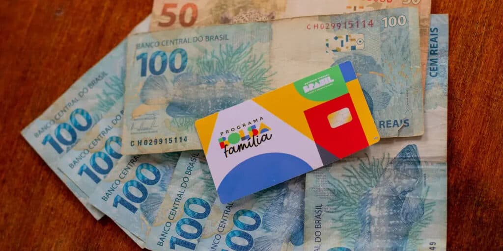 Grande VITÓRIA do Bolsa Família nesta TERÇA (19/12): Beneficiários estão soltando fogos de alegria