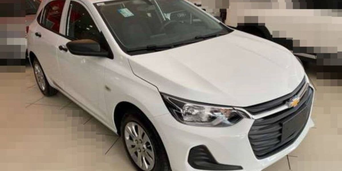 Chevrolet Onix que está sendo dado pela Gm aos funcionários (Reprodução: Internet) Chevrolet Onix que está sendo dado pela Gm aos funcionários (Reprodução: Internet)
