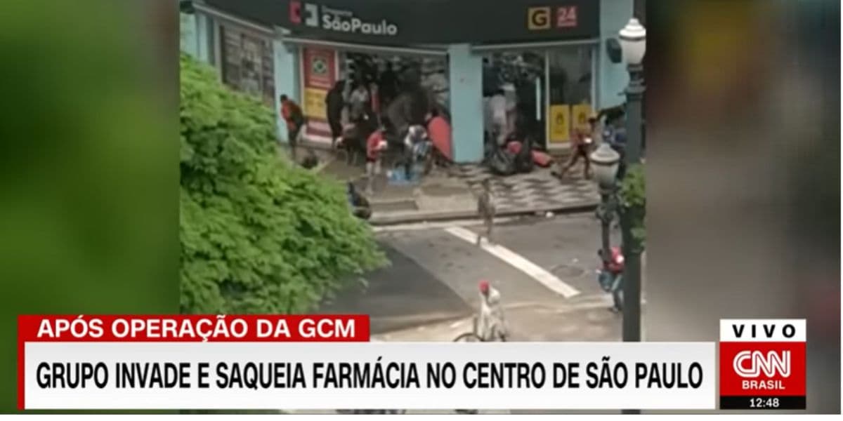 Momento em que a loja foi invadida (Reprodução: CNN) Momento em que a loja foi invadida (Reprodução: CNN)