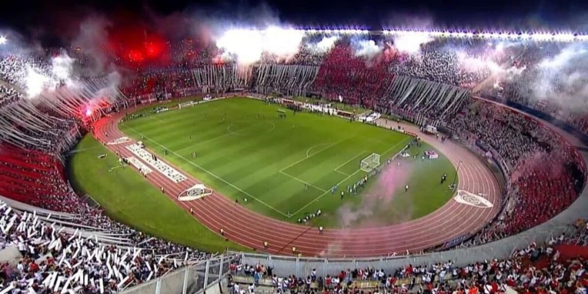 Estádio do RIver, um dos mais temidos da América do Sul (Reprodução: Internet) Estádio do RIver, um dos mais temidos da América do Sul (Reprodução: Internet)
