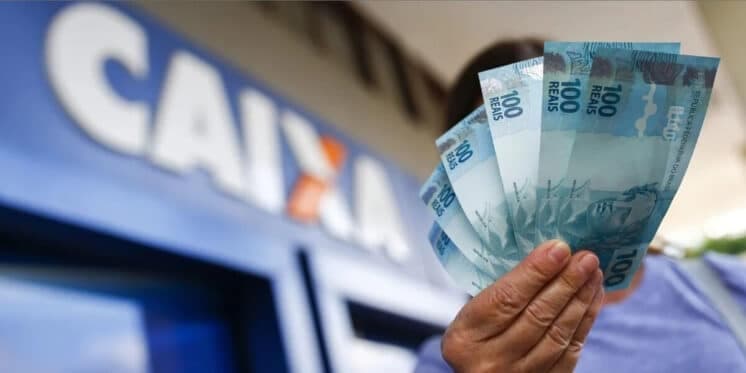 R$ 6.220 direto na poupança: CAIXA abre os cofres e libera pagamento salvador aos trabalhadores em março