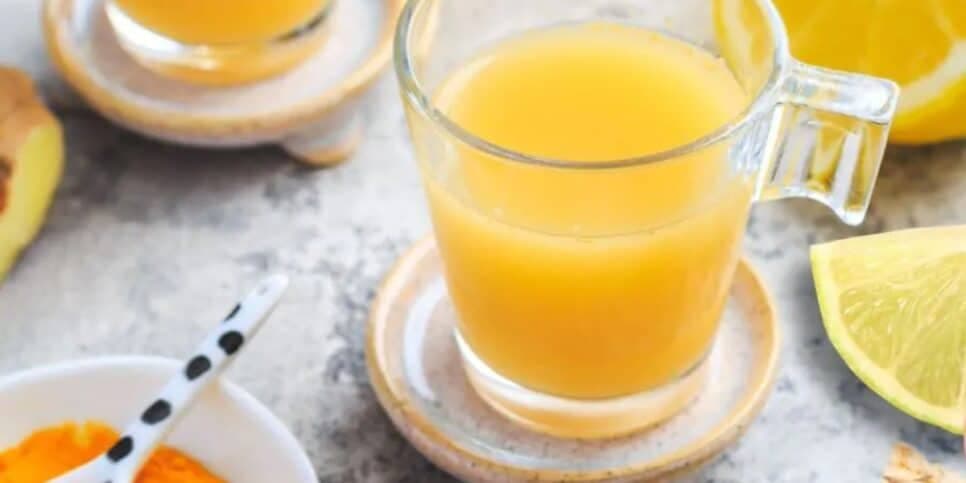 Suco de limão e cúrcuma - (Foto: Reprodução / Internet) Suco de limão e cúrcuma - (Foto: Reprodução / Internet)