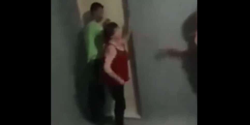 Pastor evangélico é pego no motel com a sogra pela esposa e baixaria toma conta (Foto: Divulgação) Pastor evangélico é pego no motel com a sogra pela esposa e baixaria toma conta (Foto: Divulgação)