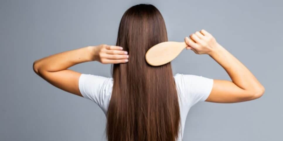 Fios macios e brilhantes: Mistura com 4 ingredientes alisa até a raiz do cabelo sem formol