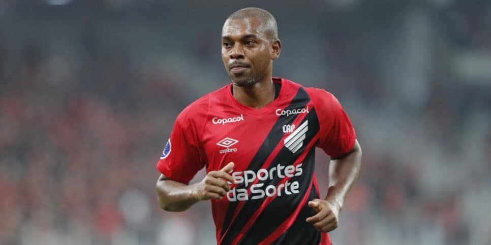 Fernandinho e +1 FORA: Athletico-PR sofre com adeus de 2 craques