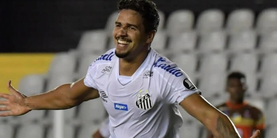 Lucas Veríssimo vai voltar ao Santos? Retorno triunfal tem desfecho hoje (22)