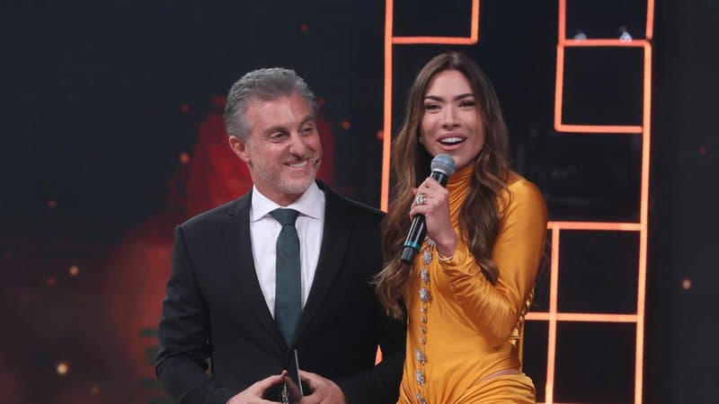 Luciano Huck e Patricia Abravanel no Melhores do Ano - Foto: Globo / Beatriz Damy Luciano Huck e Patricia Abravanel no Melhores do Ano - Foto: Globo / Beatriz Damy