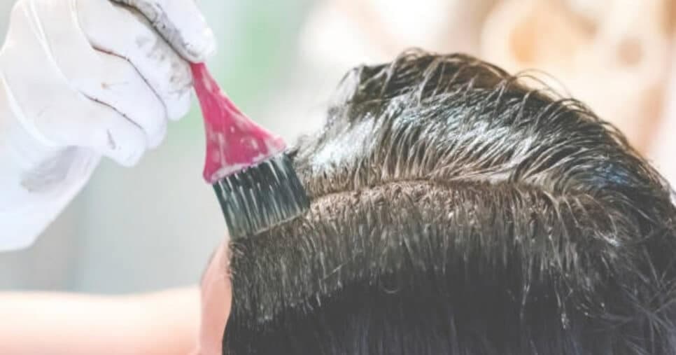 Saiba como eliminar os fios grisalhos do seu cabelo (Foto: iStock) Saiba como eliminar os fios grisalhos do seu cabelo (Foto: iStock)