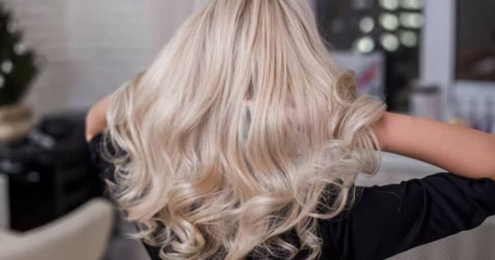 Loiras pulando de alegria: 2 misturinhas que clareiam o cabelo SEM tinta em 2025