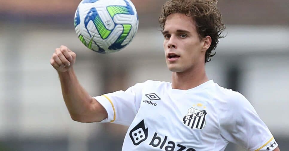 Bernardo - (Foto: Pedro Ernesto Guerra Azevedo/Santos FC) Bernardo - (Foto: Pedro Ernesto Guerra Azevedo/Santos FC)