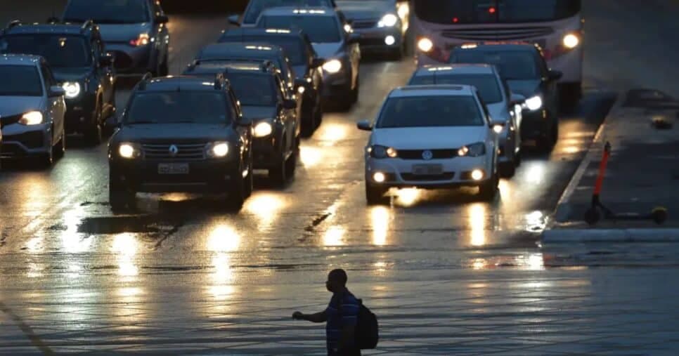 IPVA quase de graça: Cláudio Castro confirma nova lei com 12 presentões para salvar motoristas no RJ