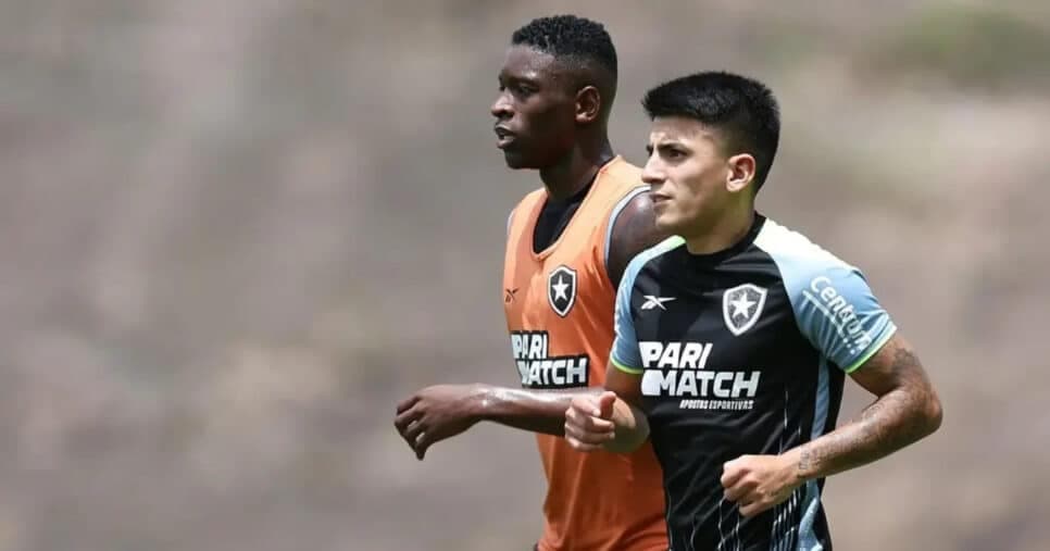 Luiz Henrique e Thiago Almada em treino do Botafogo (Foto: Vitor Silva / Botafogo) Luiz Henrique e Thiago Almada em treino do Botafogo (Foto: Vitor Silva / Botafogo)