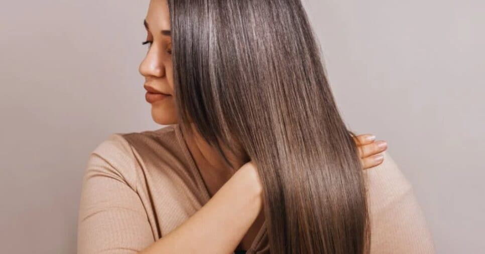 Alisamento sem química: Progressiva caseira com 2 ingredientes alisa o cabelo sem gastar no salão