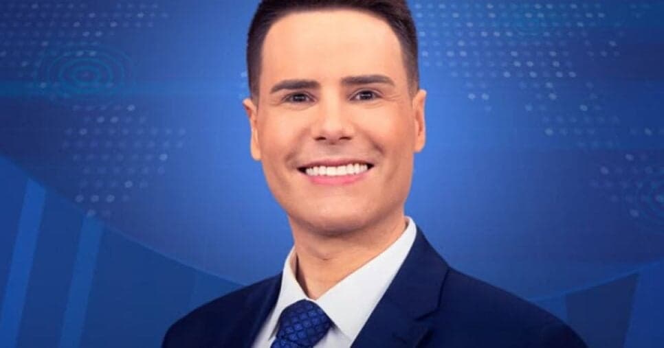 SBT coloca contrato histórico na mesa para garantir Luiz Bacci nas tardes e derrubar a Record