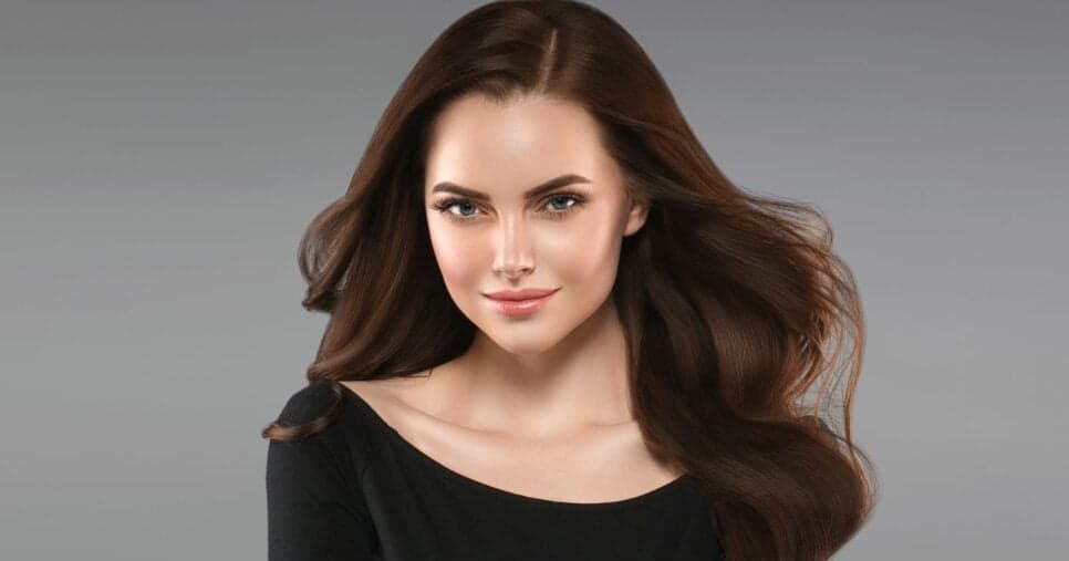 Mulher com o cabelo hidratado (Foto: Canva) Mulher com o cabelo hidratado (Foto: Canva)