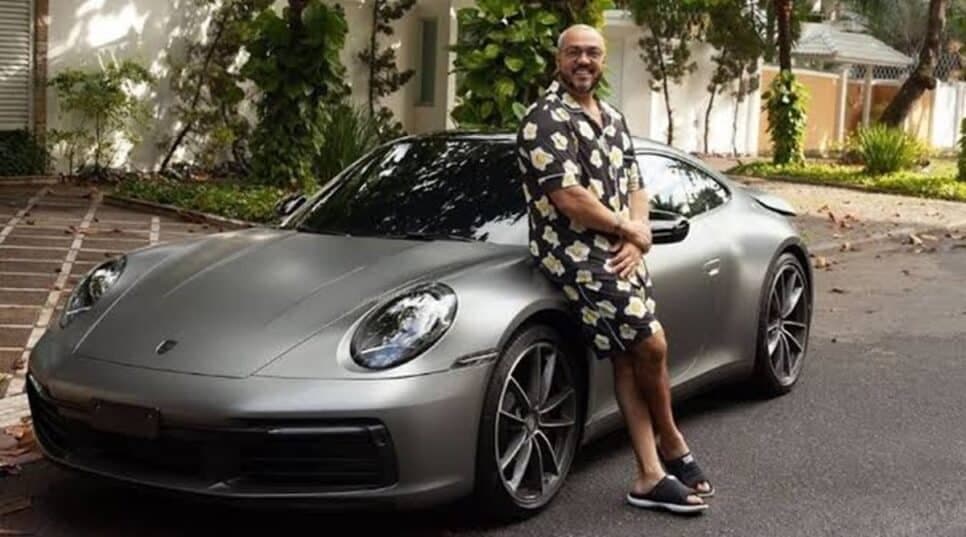 O porshe do pagodeiro cheio de grana na conta bancária (Foto: Rerodução/ Instagram) O porshe do pagodeiro cheio de grana na conta bancária (Foto: Rerodução/ Instagram)