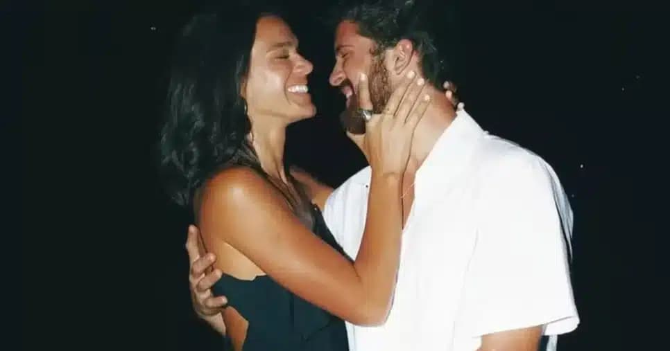 Voltaram? Bruna Marquezine é flagrada em clima de intimidade com João Guilherme após separação