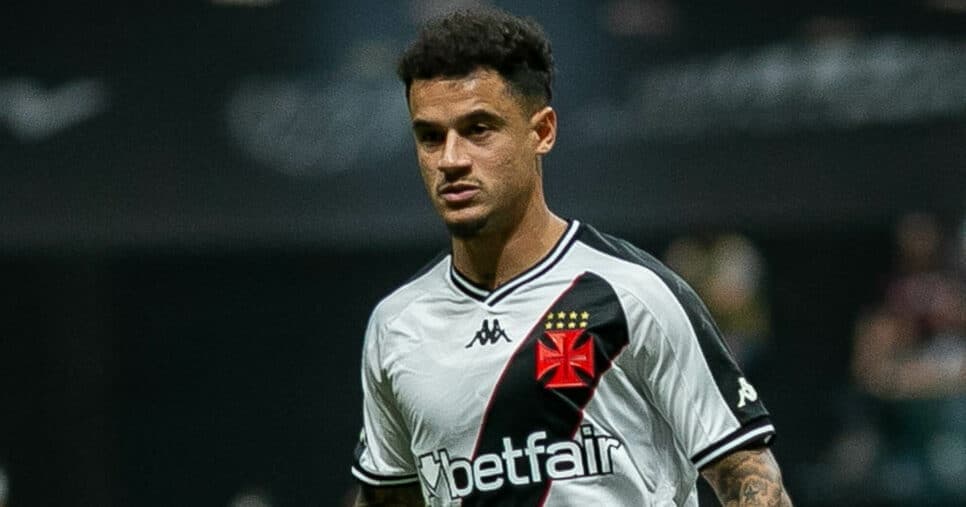 Para ser dupla de Coutinho: Vasco busca contratação de atacante de seleção