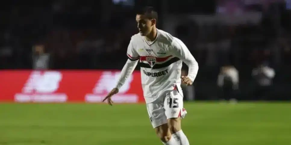 O jovem se destacou nas partidas que fez no profissional (Reprodução: Rubens Chiri) O jovem se destacou nas partidas que fez no profissional (Reprodução: Rubens Chiri)