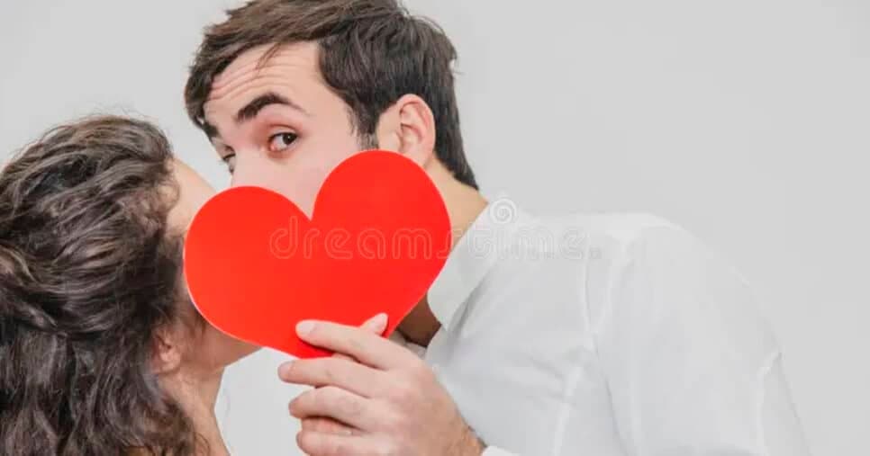 Amor disfarçado: 4 sinais que provam que a pessoa é louca por você e tenta negar