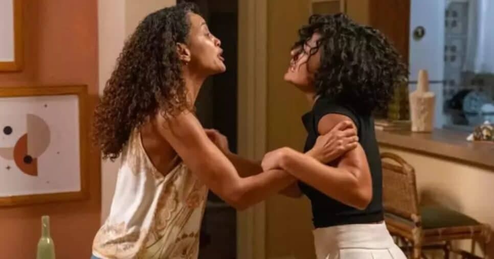Desmascarada? Raquel toma atitude e apunhala Fátima pelas costas em Vale Tudo