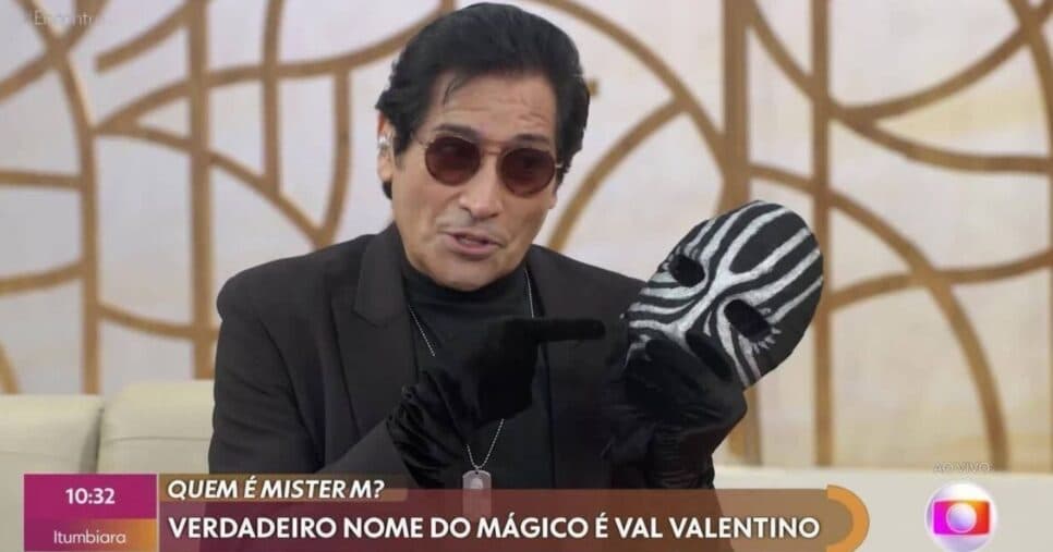 Val Valentino, o nome por trás da máscara do Mister M, em entrevista ao programa Encontro, na Globo (Foto Reprodução/Tv Globo) Val Valentino, o nome por trás da máscara do Mister M, em entrevista ao programa Encontro, na Globo (Foto Reprodução/Tv Globo)