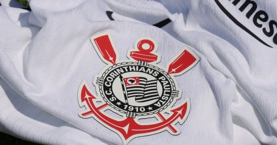 Time da Europa libera R$64M e prepara adeus antecipado de lateral do Corinthians