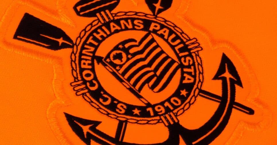 Corinthians acerta contratação de novo goleiro para 2026
