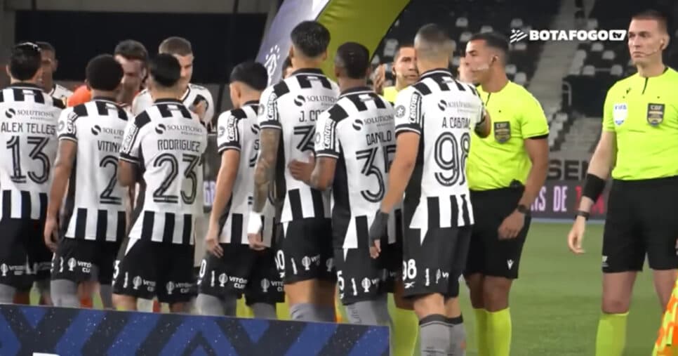 R$ 195M e para jogar na Europa: Lateral e volante titulares do Botafogo estão prontos para sair