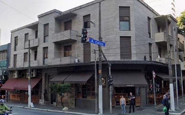 Prédio onde vive Ana Paula Renault tem bares e restaurantes no térreo (Foto: Reprodução / Google Maps)