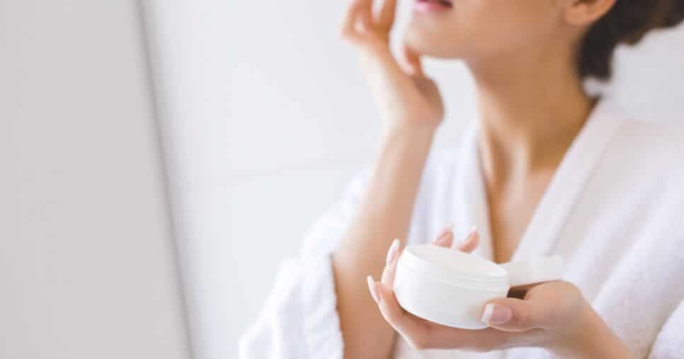 Creme antirrugas com 4 ingredientes para ter pele de porcelana - (Foto: Internet) Creme antirrugas com 4 ingredientes para ter pele de porcelana - (Foto: Internet)