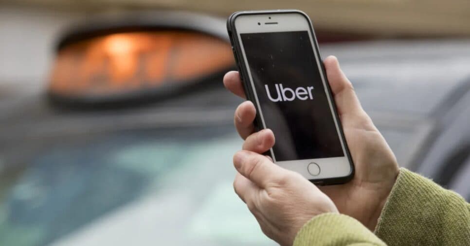 4 presentões liberados em corridas da Uber para salvar passageiros - (Montagem / TV FOCO) 4 presentões liberados em corridas da Uber para salvar passageiros - (Montagem / TV FOCO)