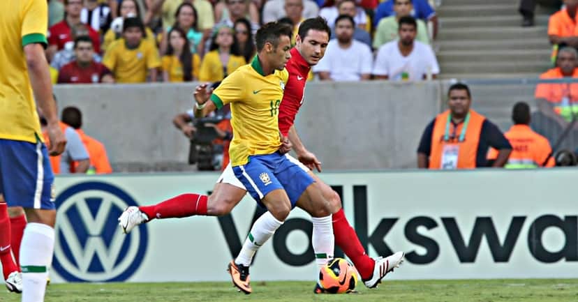 02jun2013---neymar-leva-o-brasil-ao-ataque-na-partida-contra-a-inglaterra-no-maracana-1370201765491_956x500 02jun2013---neymar-leva-o-brasil-ao-ataque-na-partida-contra-a-inglaterra-no-maracana-1370201765491_956x500