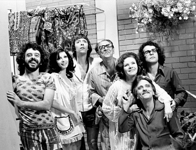 Luiz Armando Queiroz, Maria Cristina Nunes, Paulo Araújo, Brandão Filho, Eloisa Mafalda, Jorge Dória e Osmar Prado em A Grande Família - 1ª versão. (Foto: TV Globo) Luiz Armando Queiroz, Maria Cristina Nunes, Paulo Araújo, Brandão Filho, Eloisa Mafalda, Jorge Dória e Osmar Prado em A Grande Família - 1ª versão. (Foto: TV Globo)