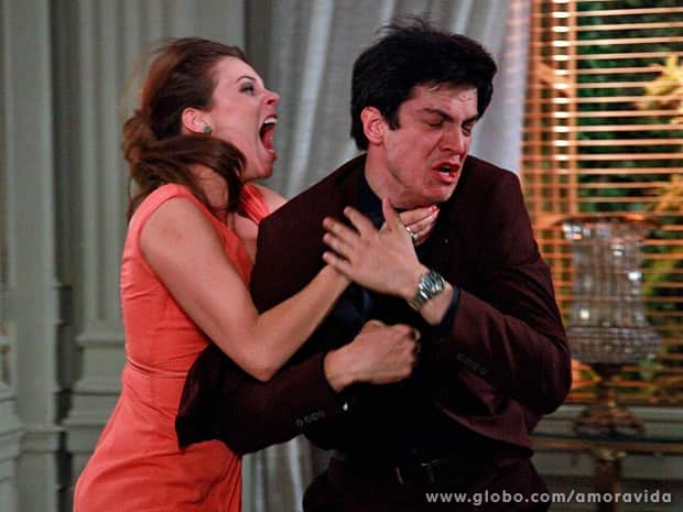 Paloma perde o controle ao saber de toda a verdade! Paloma perde o controle ao saber de toda a verdade!