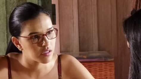 “Além do Horizonte”: Celina conta para Fátima que ultrapassou os limites da floresta “Além do Horizonte”: Celina conta para Fátima que ultrapassou os limites da floresta