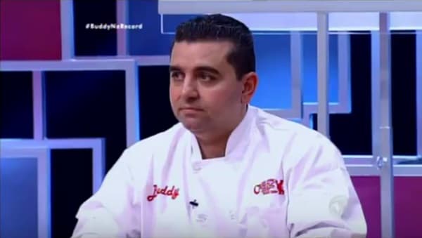 Buddy Valastro se emociona no "Batalha dos Confeiteiros Brasil" (Foto: Reprodução/Record) Buddy Valastro se emociona no "Batalha dos Confeiteiros Brasil" (Foto: Reprodução/Record)