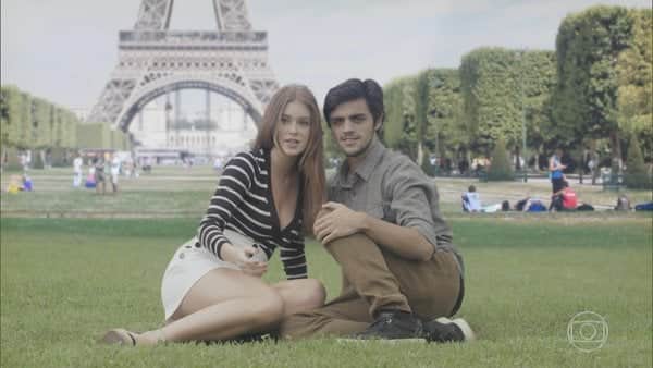 Eliza (Marina Ruy Barbosa) e Jonatas (Felipe Simas) em uma das cenas finais de "Totalmente Demais" (Foto: Reprodução/Globo) Eliza (Marina Ruy Barbosa) e Jonatas (Felipe Simas) em uma das cenas finais de "Totalmente Demais" (Foto: Reprodução/Globo)