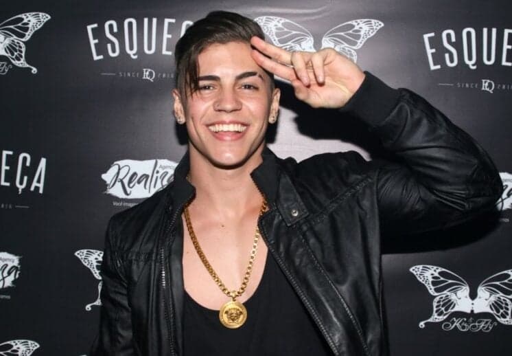 Biel retornará aos palcos em 2017 e fará música homenageando as mulheres